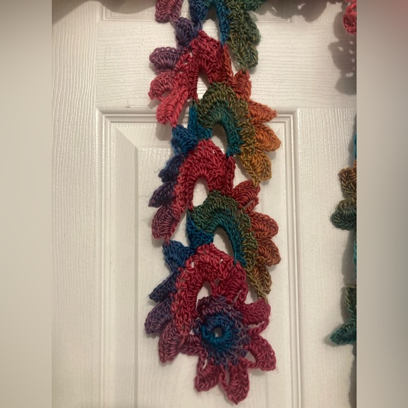 Hand made scarf and mitt set - Picture 5 of 5